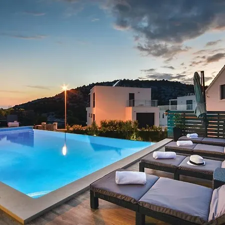 Rooftop - Luxury Razanj